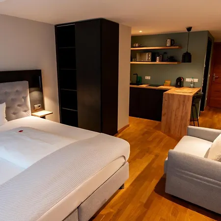 Hotel Restaurant Zum Storchen 4*