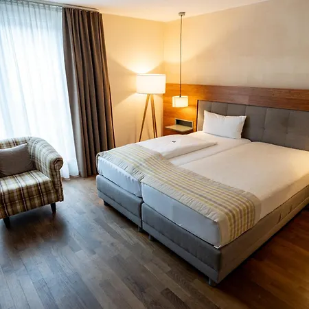 Otel Restaurant Zum Storchen 4*