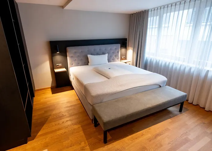 Restaurant Zum Storchen Szálloda 4*