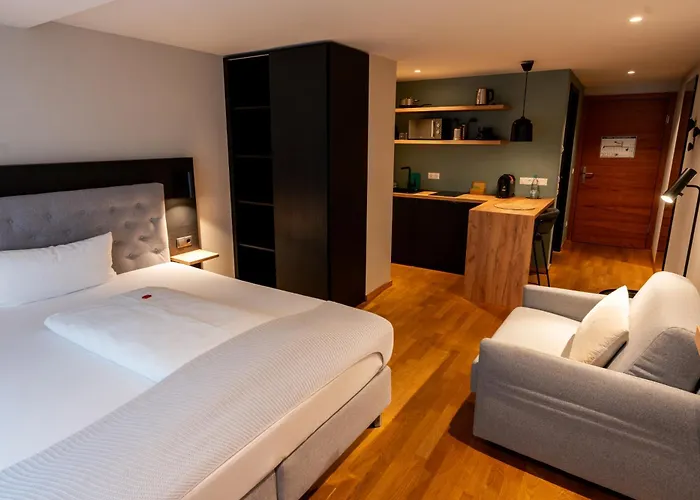 ホテル Restaurant Zum Storchen 4*