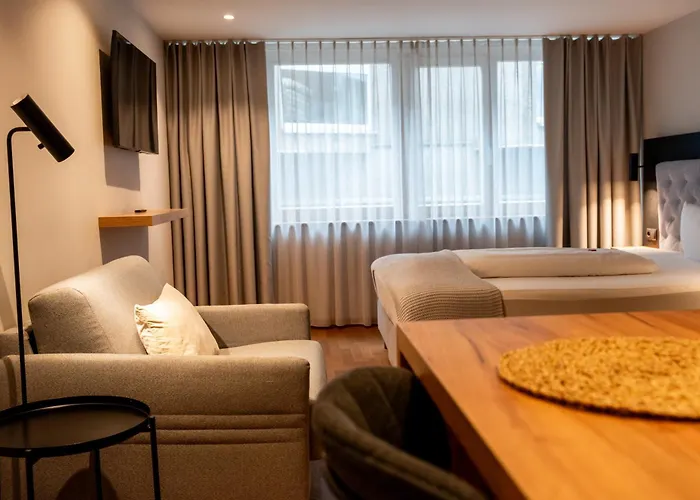 ホテル Restaurant Zum Storchen 4*